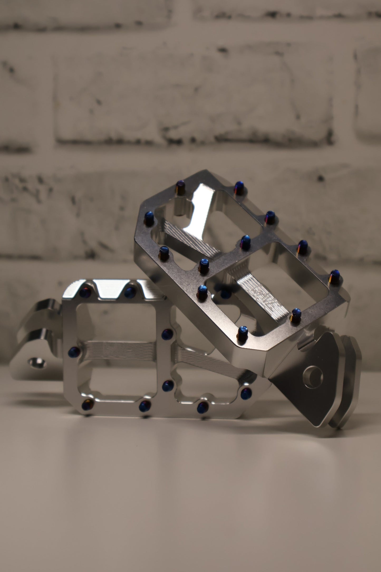 SE TITANIUM WAVE WIDE PEGS. BACK ORDER